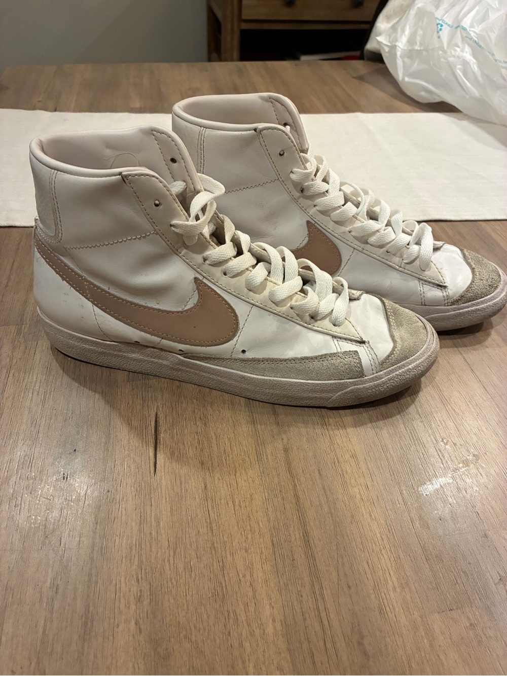 Nike Blazer Mid womens 10 White with pink Swoosh shoes
